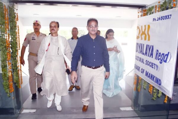 Rajaji with Deputy Chief Minister of J&K Shri Kavinder Gupta attending a Music Event organized by Arohi Sangeet Vidyalaya