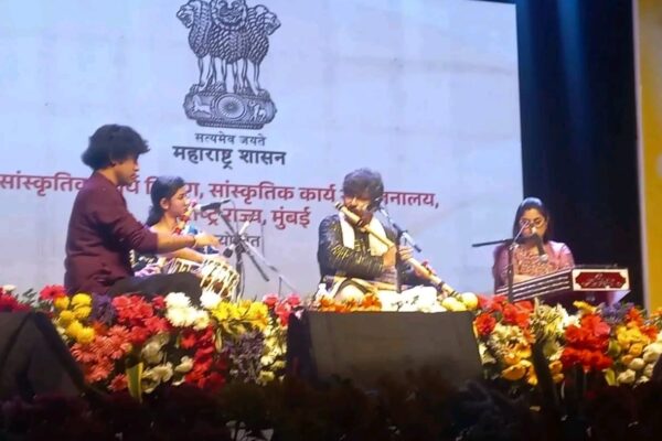 Dr.Veethika Tikoo performing at the Maharashtra Govt program.